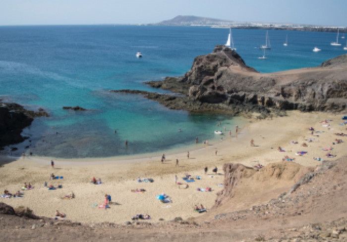 Papagayo_beach_in_Lanzarote